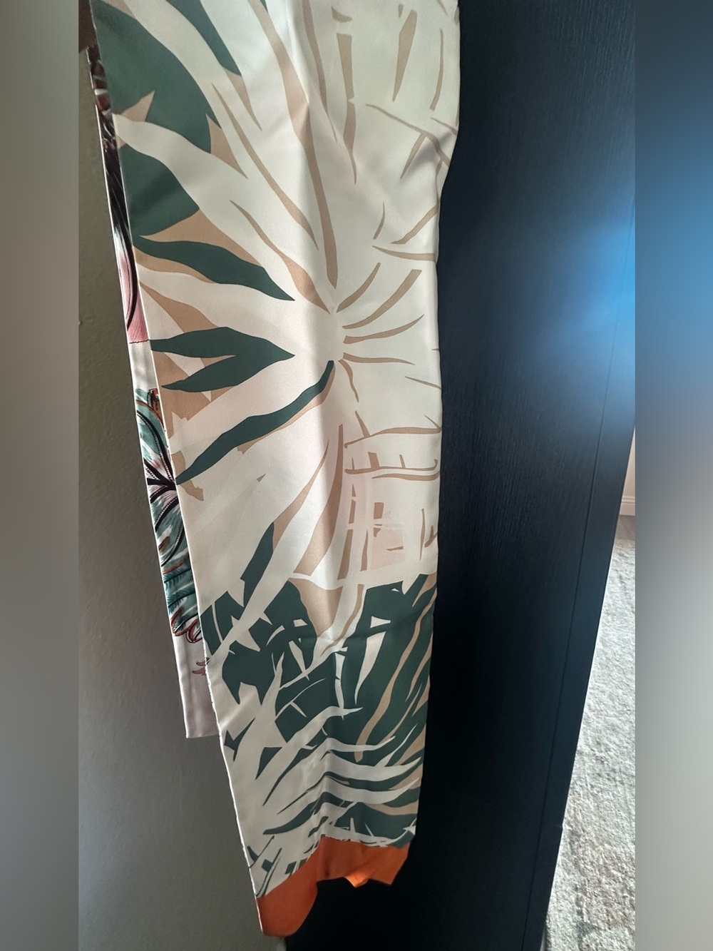 Salvatore Ferragamo reversible Brown Floral Silk Scarf with Cream Border - - Picture 8 of 16